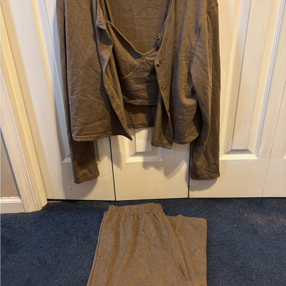 Cozy Brown Lounge 3 Piece Set - Picture 2 of 5